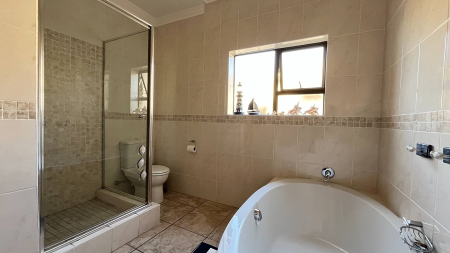 6 Bedroom Property for Sale in Hartenbos Heuwels Western Cape